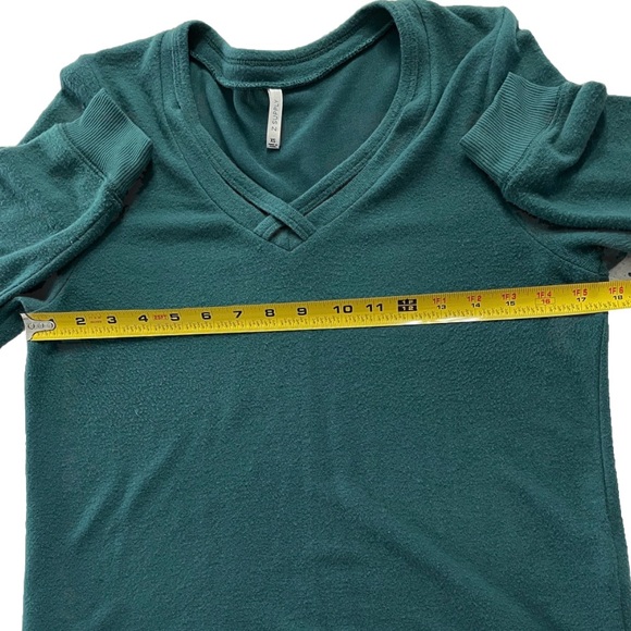 Z SUPPLY XS Deep Green Cross-Front V-Neck Long Sleeve Pullover Top Sweater - Picture 4 of 6